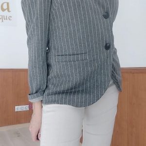 BLAZER RAYAS BLANCO Y GRIS