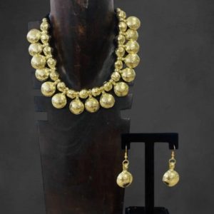 COLLAR CONCHAS CON PENDIENTES